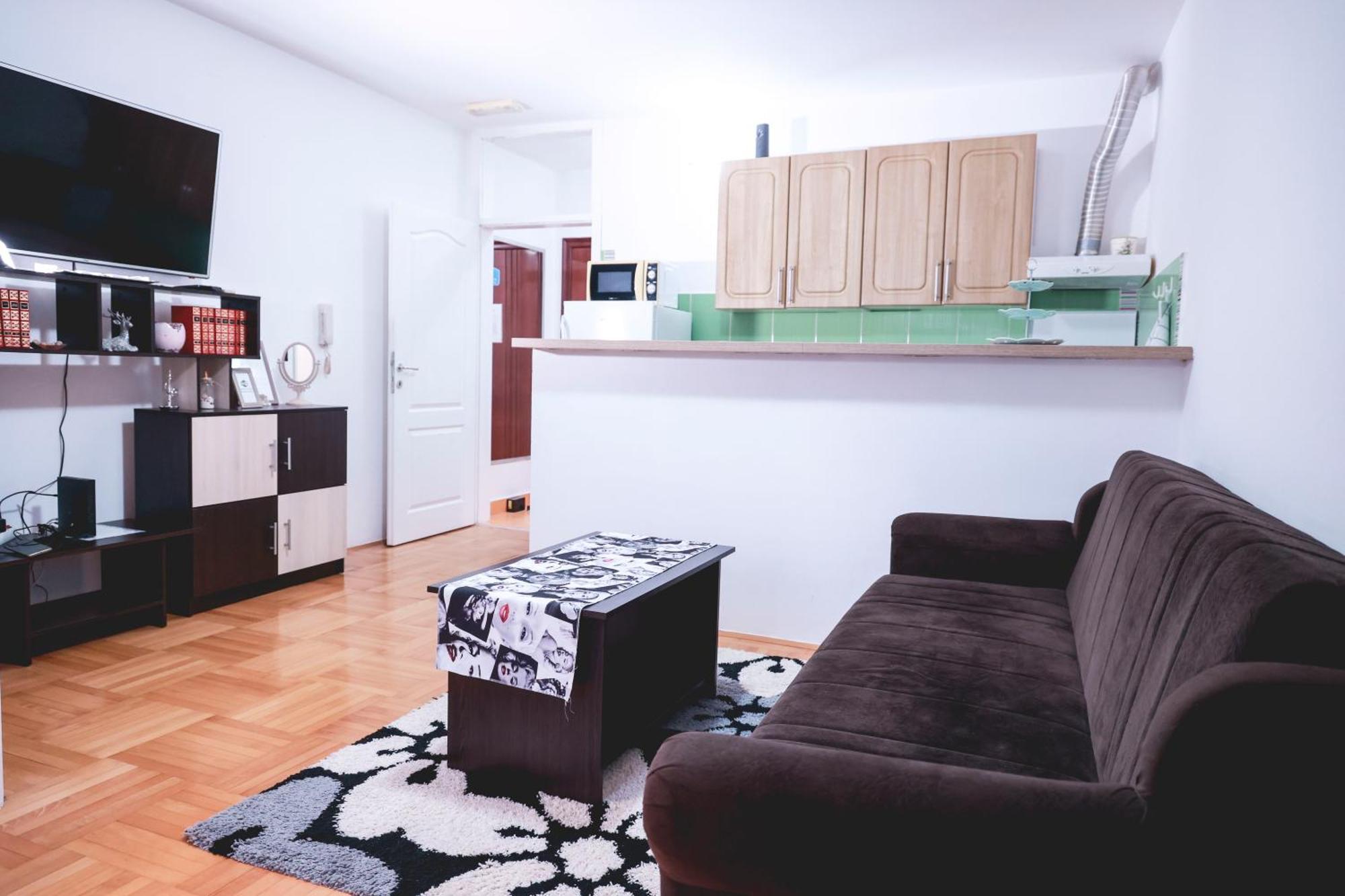 Lucasa Apartment Суботица Екстериор снимка